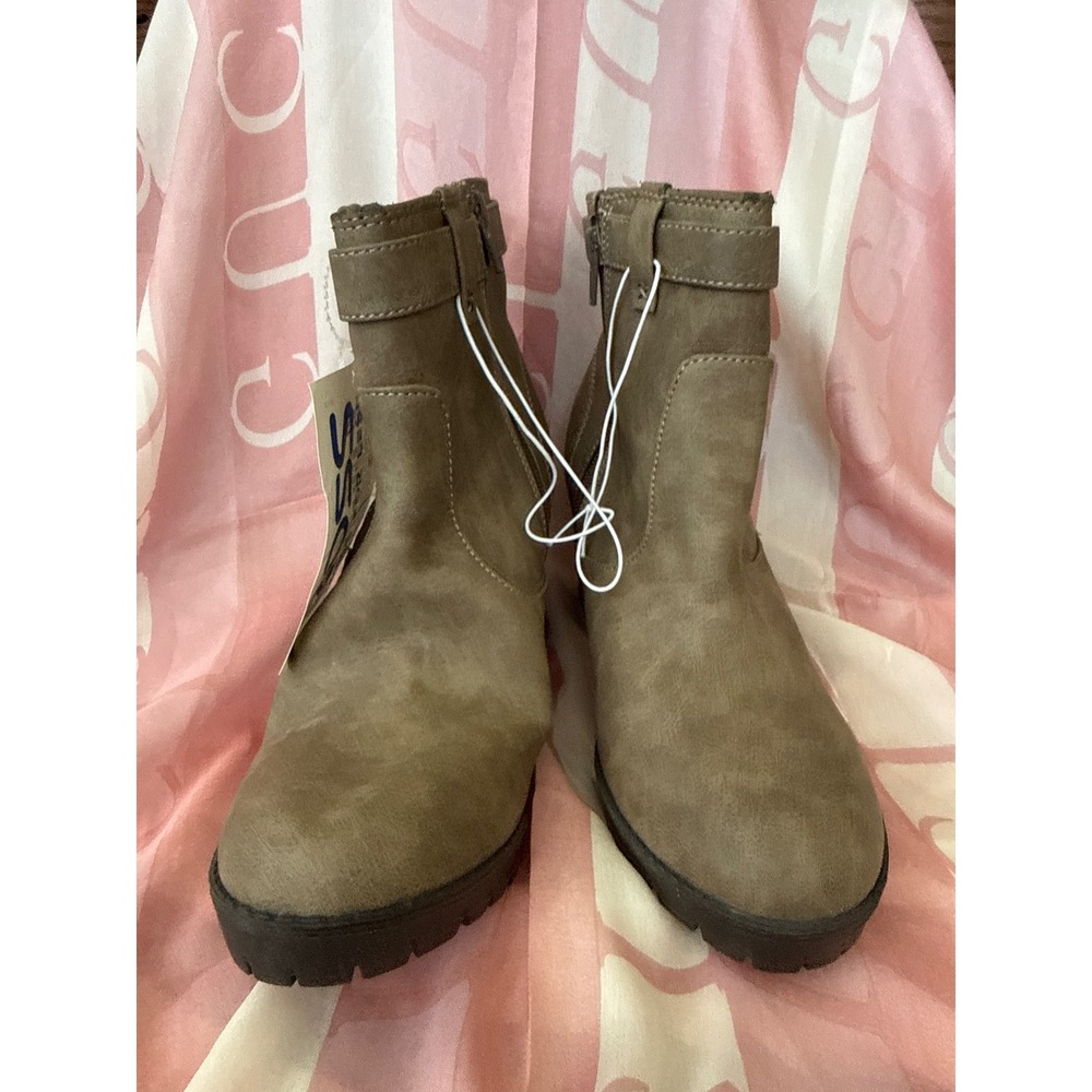 LadiesRe Taupe Brown Faux Leather Ankle Boots Buckle Strap Lug Sole Size 8.5